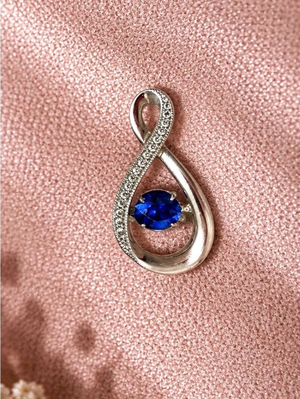 925 sterling silver Infinity Pendant Necklace Blue Gemstone Dancing Rocking